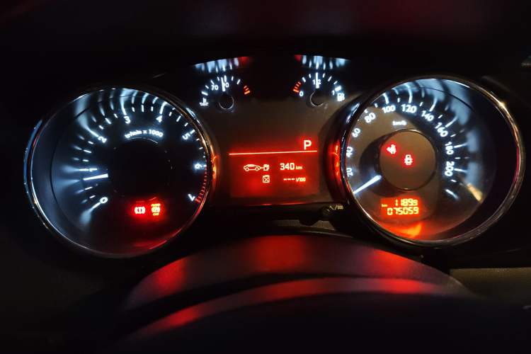 Used Peugeot 3008 2015 2.0L Automatic Classic Edition
