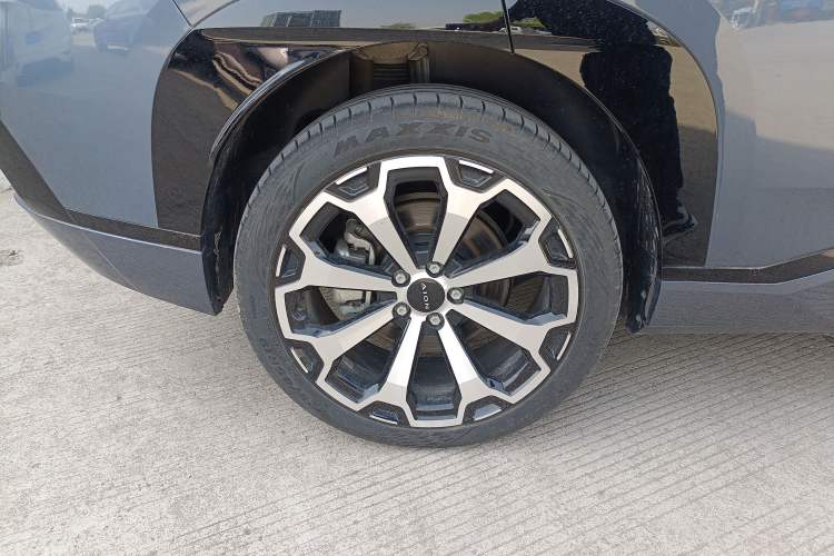 Used AION V 2024 Aion Tyrannosaurus 650 Smart Luxury Edition