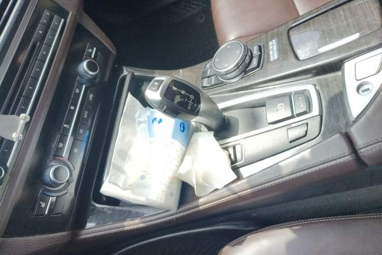 Used BMW 5 Series 2014 525Li Luxury Design Package Gear Lever