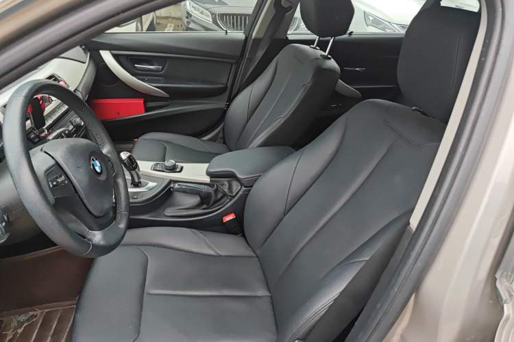 Used BMW 3 Series 2015 316Li Fashion Model Left Front Seat