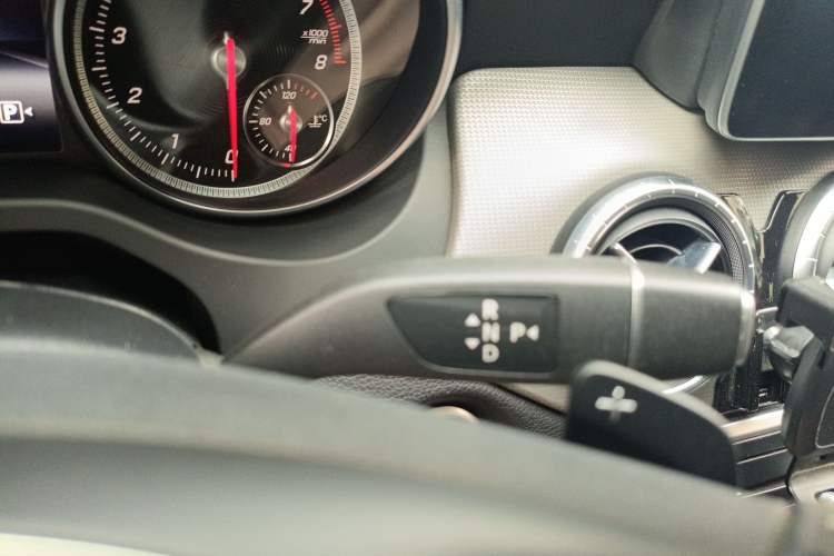 Used Mercedes-Benz CLA 2017 Refreshed CLA 200 Sport Edition Gear Lever