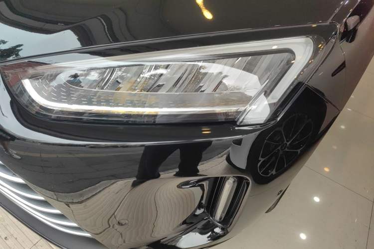 Used Hima AITO M5 2022 Extended-Range Four-Wheel Drive Performance Version Left Front Headlight