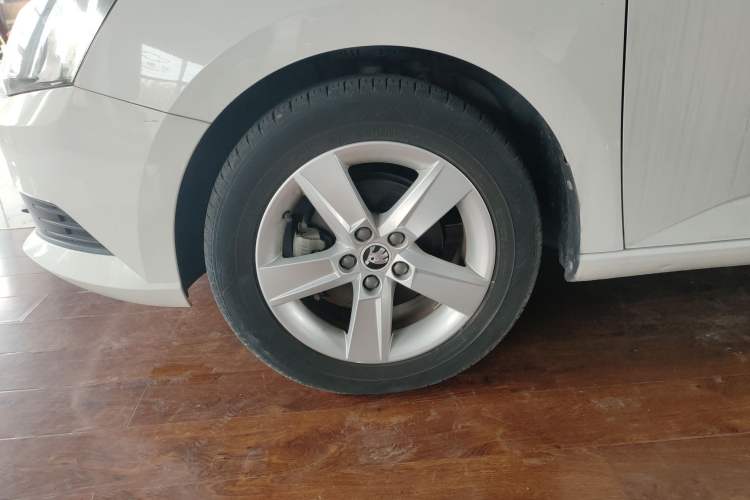 Used Skoda Fabia 2016 1.4L Automatic Car Enjoy Edition