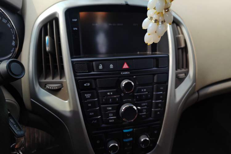 Used Buick GT 2012 GT 1.6L Automatic Comfort Edition Audio And AC Panel