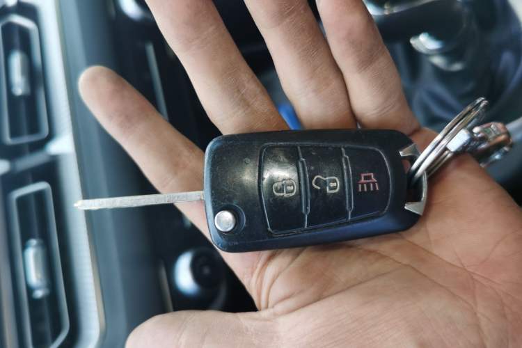 Used Great Wall King Kong Poer 2022 2.0T Manual Diesel Two-Wheel-Drive Entrepreneurial Long-Box Version GW4D20M Vehicle Key