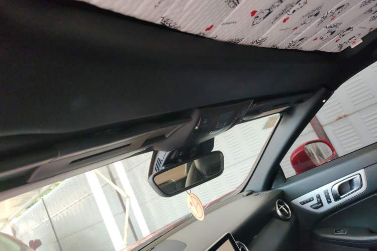 Used Mercedes-Benz SLK-Class 2011 SLK 200 Fashion Model
