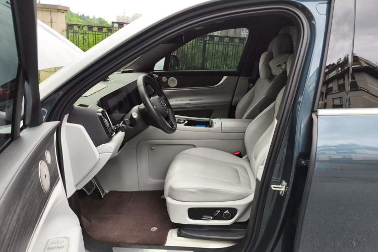 Used Hima AITO M9 2024 All-Electric Max Version 100 kWh 6-Seater