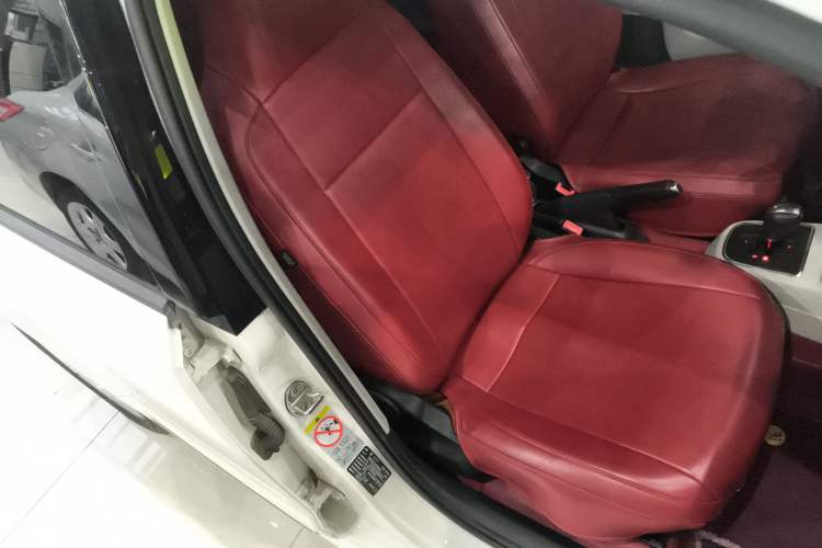 Used Volkswagen up! 2015 1.0L go high!
