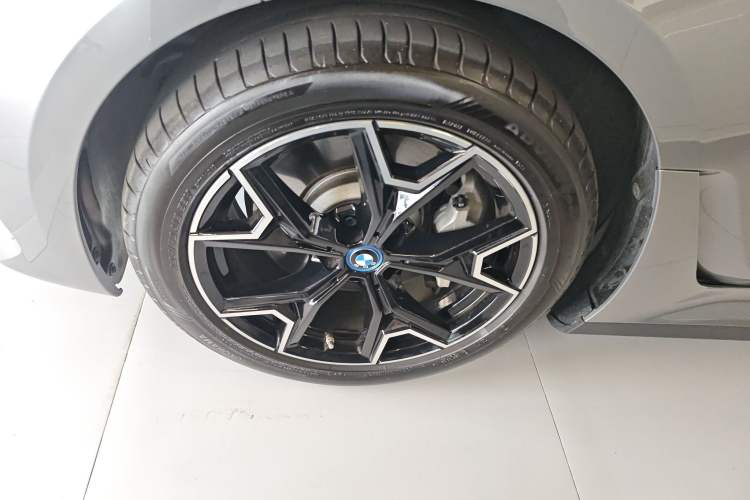 Used BMW i3 2024 eDrive 40 L Midnight Edition
