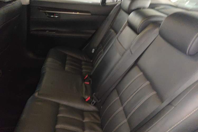 Used Lexus ES 2015 300h Luxury Edition
