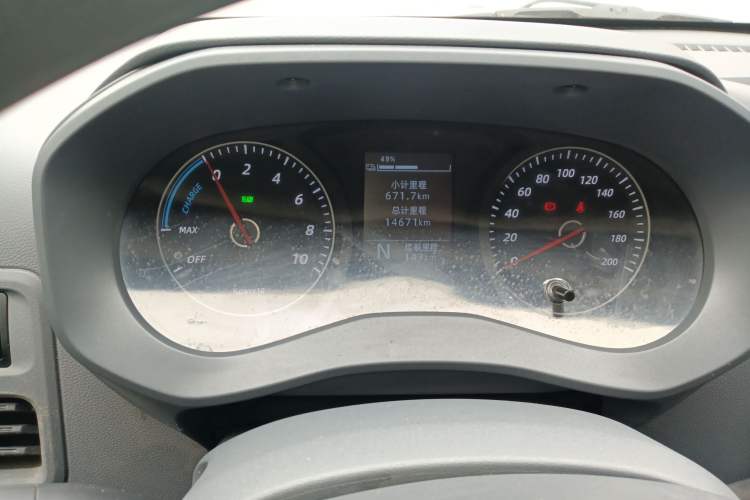 Used Wuling Yangguang 2024 300KM Comfort Version Passenger Van 75kW Instrument Cluster