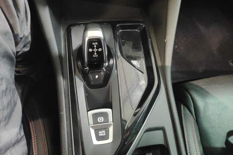 Used Lynk & Co 02 2018 1.5T DCT Two-Wheel Drive Sporty Version China V Standard Gear Lever