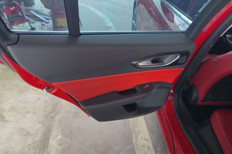 Used Alfa Romeo Giulia 2017 2.0T 200HP Luxury Edition