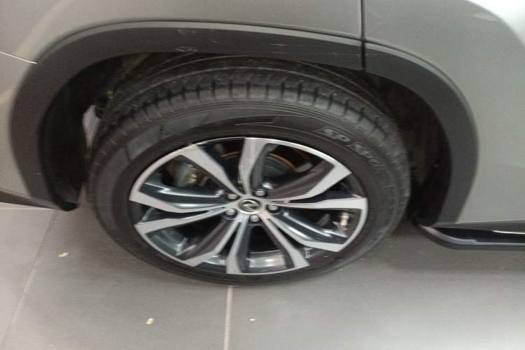 Used Lexus RX 2020 Facelifted 300 4x4 Elegant Edition Right Rear Wheel Hub