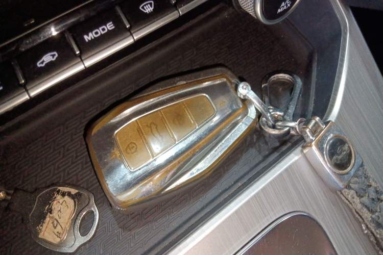 Used Geely Auto Coolray 2019 Sport Model 260T DCT Patrol China V Standard Vehicle Key