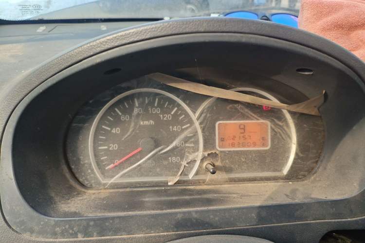 Used BAIC Weiwang 306 2011 1.3L base model 7 seats Instrument Cluster