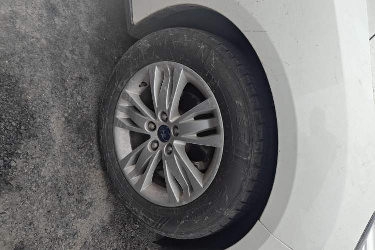 Used Ford Focus 2015 Hatchback 1.6L Automatic Fashion Edition