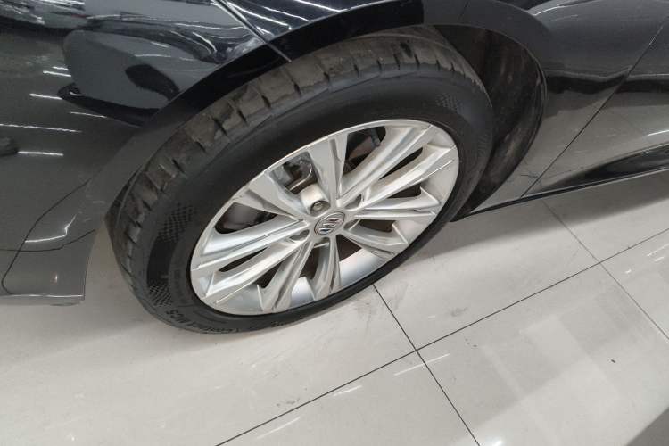 Used Buick Regal 2024 28T Luxury Edition Left Front Wheel Hub