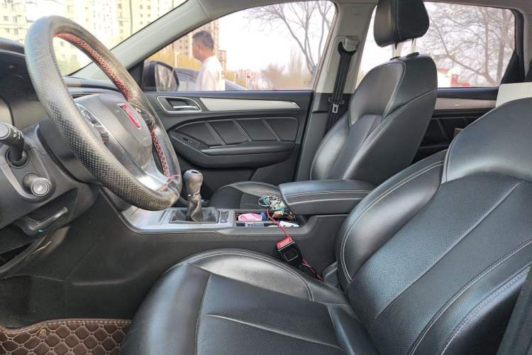 Used Roewe RX5 2018 20T Two-Wheel Drive Manual Flagship Edition
