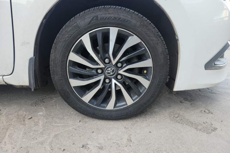 Used Toyota Corolla 2018 Dual-Engine 1.8L E-CVT Smart Edition
