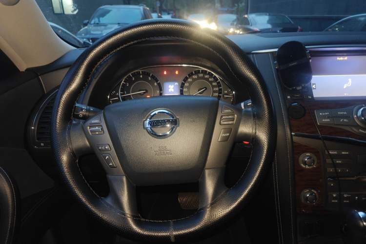 Used Nissan Patrol 2018 4.0L LinkedIn Edition Steering Wheel