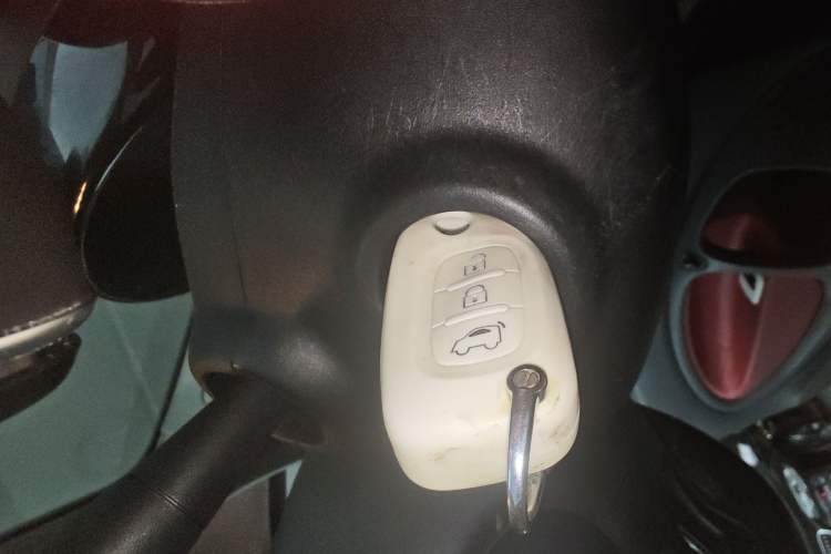 Used smart fortwo 2015 1.0L 52 kW Hardtop Passion Edition Vehicle Key