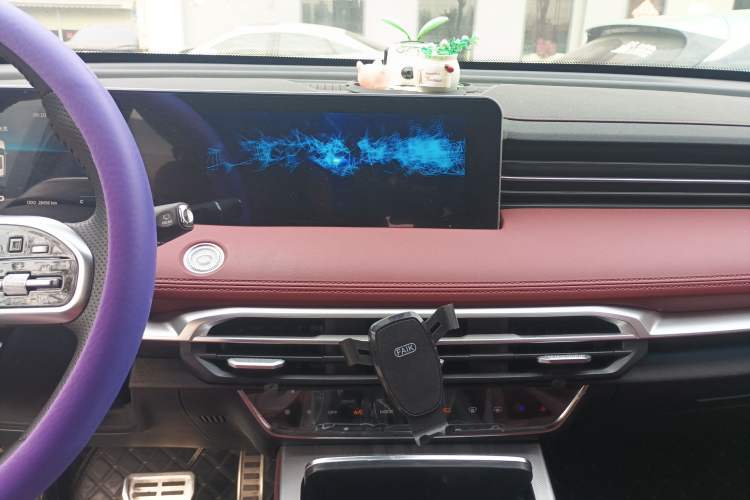 Used JETOUR X70 PLUS 2023 1.6T DCT Stronger 5-Seater
