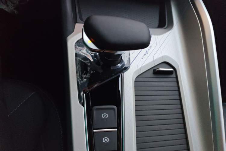 Used Geely Auto Preface 2025 Dongfang Yao 1.5TD Jinghong Edition+ Gear Lever