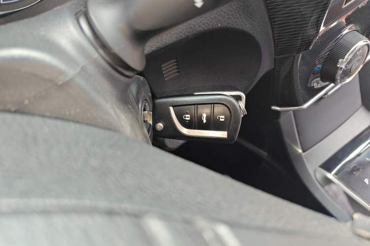 Used Toyota Corolla 2014 1.6L CVT GL-i Vehicle Key