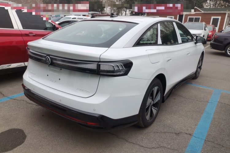 Used Volkswagen ID.7 VIZZION 2024 AIR model
