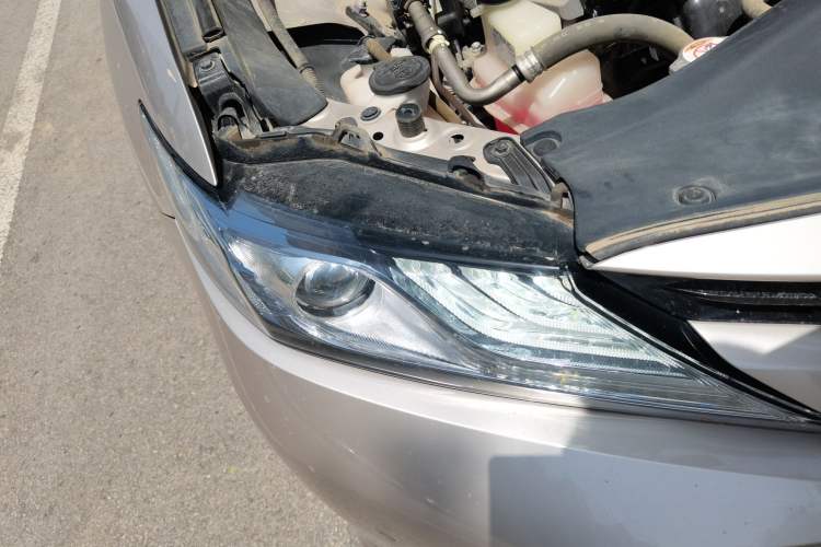 Used Toyota Camry 2019 Dual-Engine 2.5 HG Luxury Edition China V Standard
