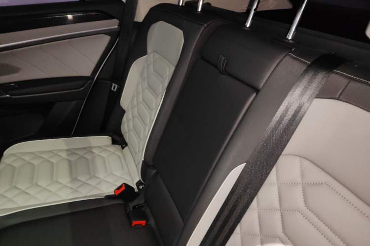 Used Volkswagen Tayron 2024 330TSI Two-Wheel Drive Luxury Plus Advanced Version