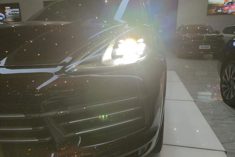 Used Porsche Cayenne E-Hybrid 2022 Cayenne E-Hybrid 2.0T Platinum Edition
