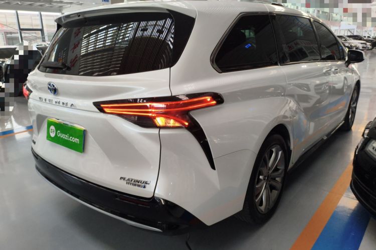 Used Toyota SIENNA 2023 2.5L Hybrid Platinum Edition Rear Right 45 Deg