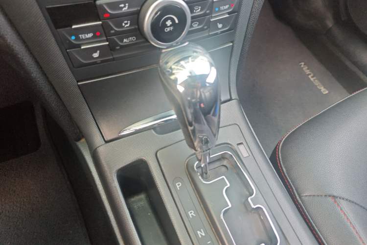 Used Bestune B70 2014 2.0L automatic luxury version
