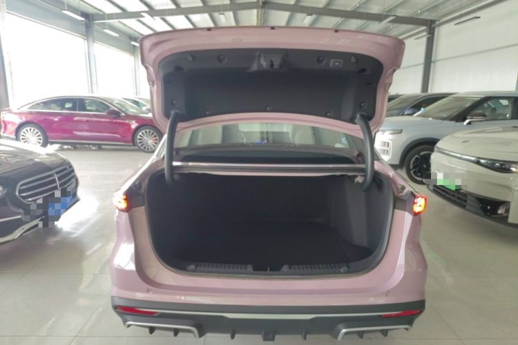 Used Geely Galaxy L6 2024 125km Creative Edition
