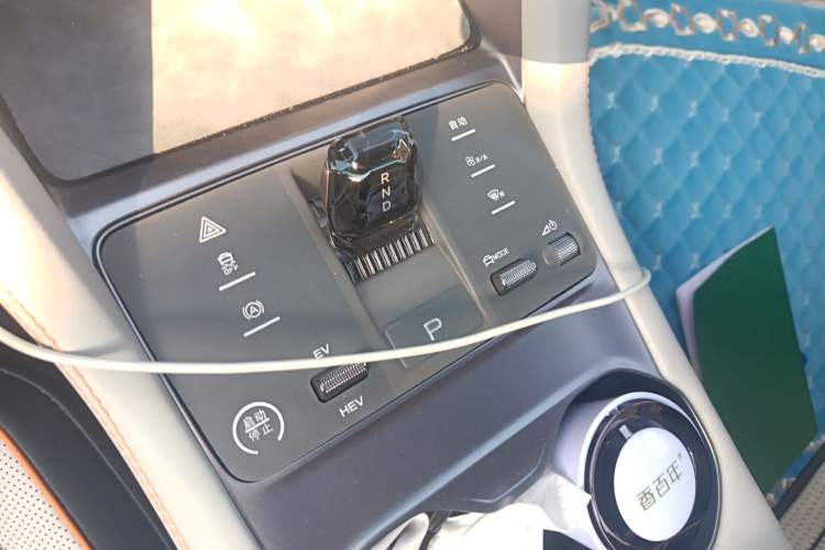 Used BYD Song PLUS New Energy 2023 Champion Edition DM-i 110KM Flagship PLUS Gear Lever