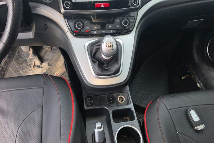Used Haval H6 2017 Blue Label Sport Edition 1.5T Manual Two-Wheel Drive Elite Model Gear Lever