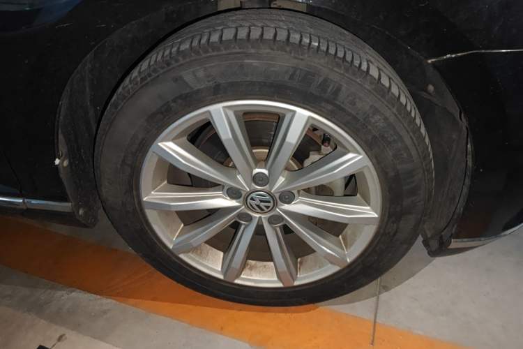 Used Volkswagen Magotan 2017 330TSI DSG Leading Model
