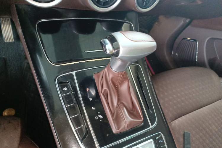 Used Leopaard Mattu 2018 1.6T GDI DCT Comfort Model Gear Lever