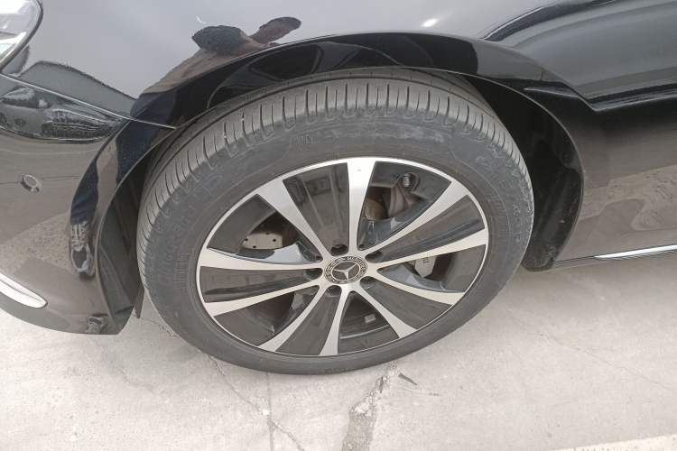 Used Mercedes-Benz E-Class New Energy 2022 Facelift E 350 e L Plug-in Hybrid Sedan Left Front Wheel Hub