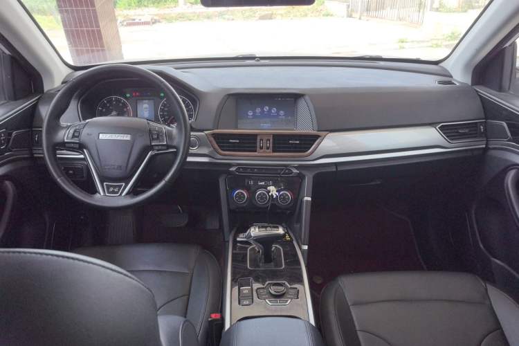 Used Haval H6 2019 Sport Edition 1.5T Automatic Two-Wheel Drive Elite Model China VI Center Console