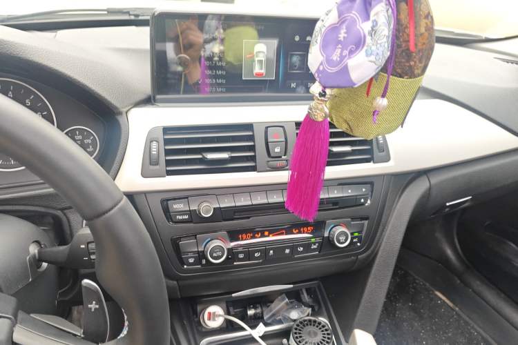 Used BMW 3 Series 2014 320Li Fashion Model