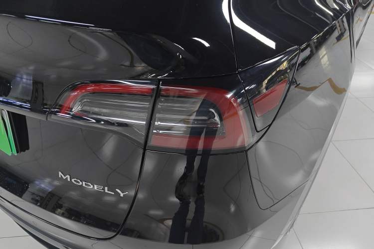 Used Tesla Model Y 2023 Rear-Wheel-Drive Version Right Rear Taillight