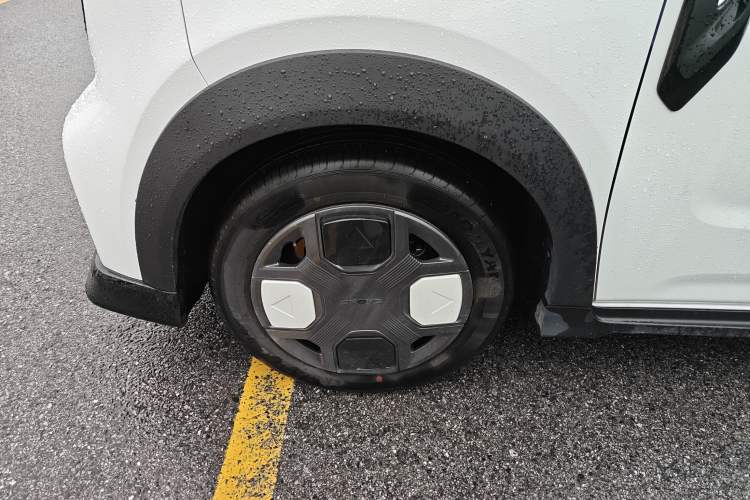 Used Geely Galaxy Panda 2025 210km Panda Kart Left Front Wheel Hub