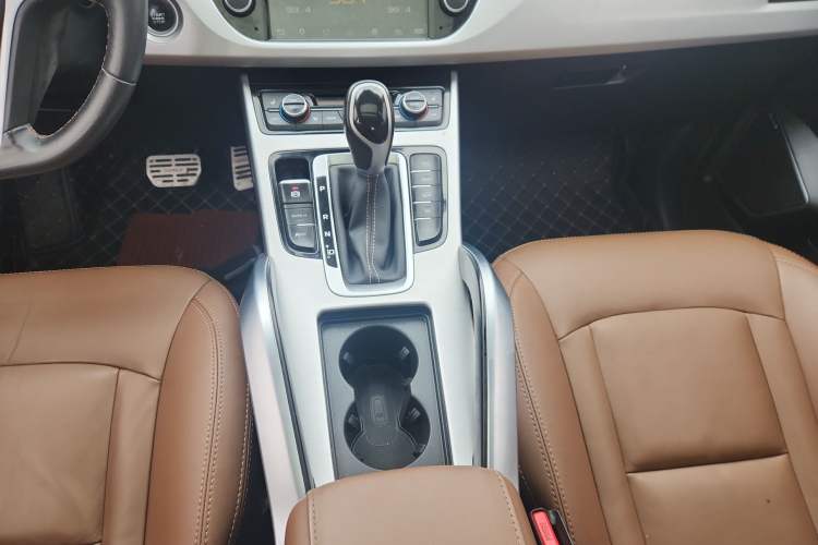 Used Geely Auto Emgrand X7 Sport 2016 1.8TD Automatic ZhiZun Version Gear Lever