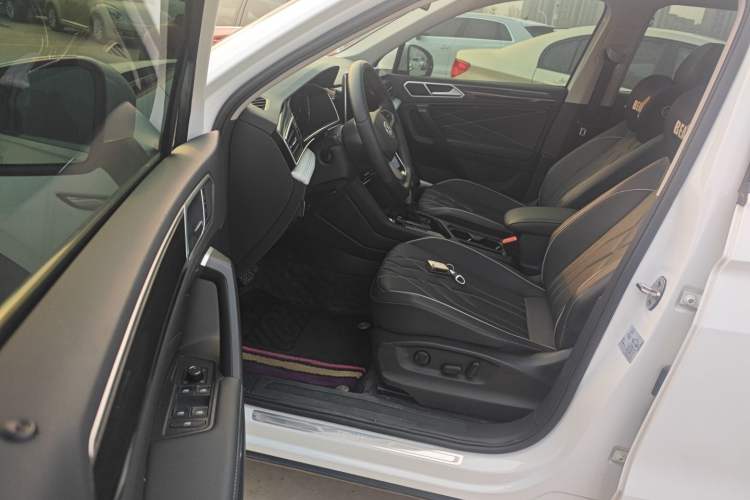 Used Volkswagen Tiguan L 2024 300TSI Automatic Two-Wheel Drive Smart Edition