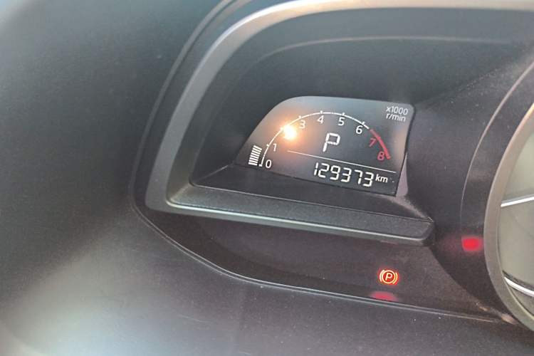 Used Mazda 3 Axela 2017 Sedan 1.5L Automatic Luxury Model China VI Standard Odometer Close Up