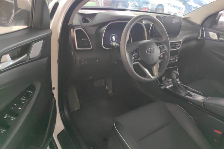 Used Hyundai Tucson 2020 280TGDi Two-Wheel-Drive GLS Fashion Edition China VI Standard