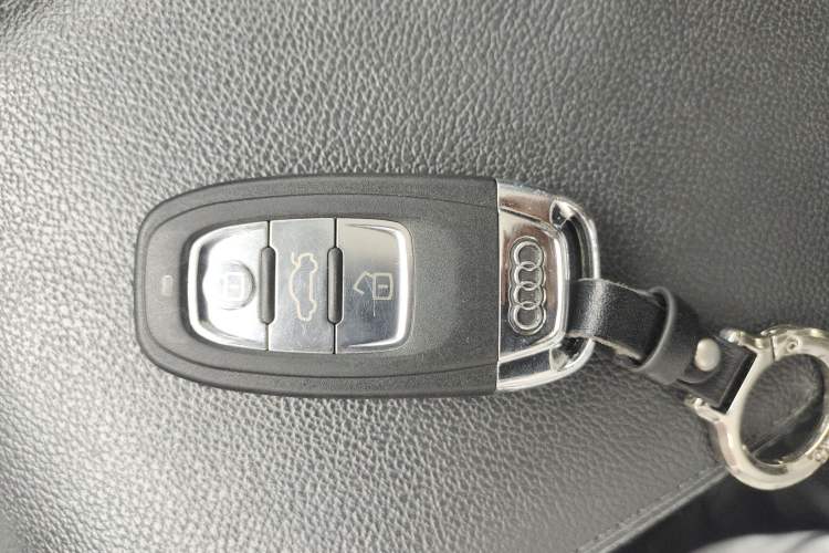 Used Audi A5 2014 Coupe 45 TFSI Vehicle Key